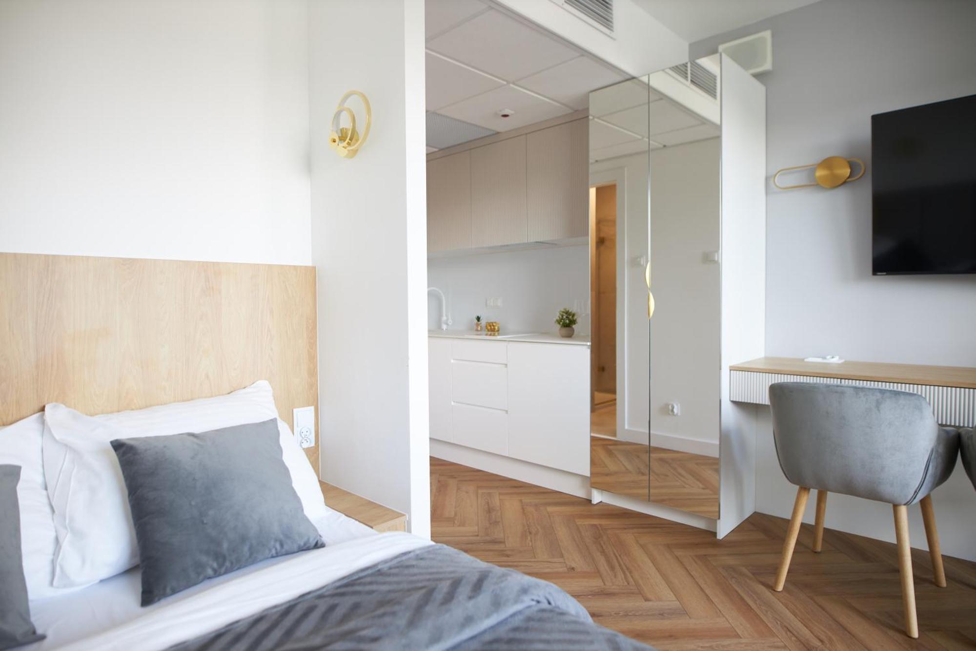 Gold Apartments Pileckiego Варшава Екстериор снимка