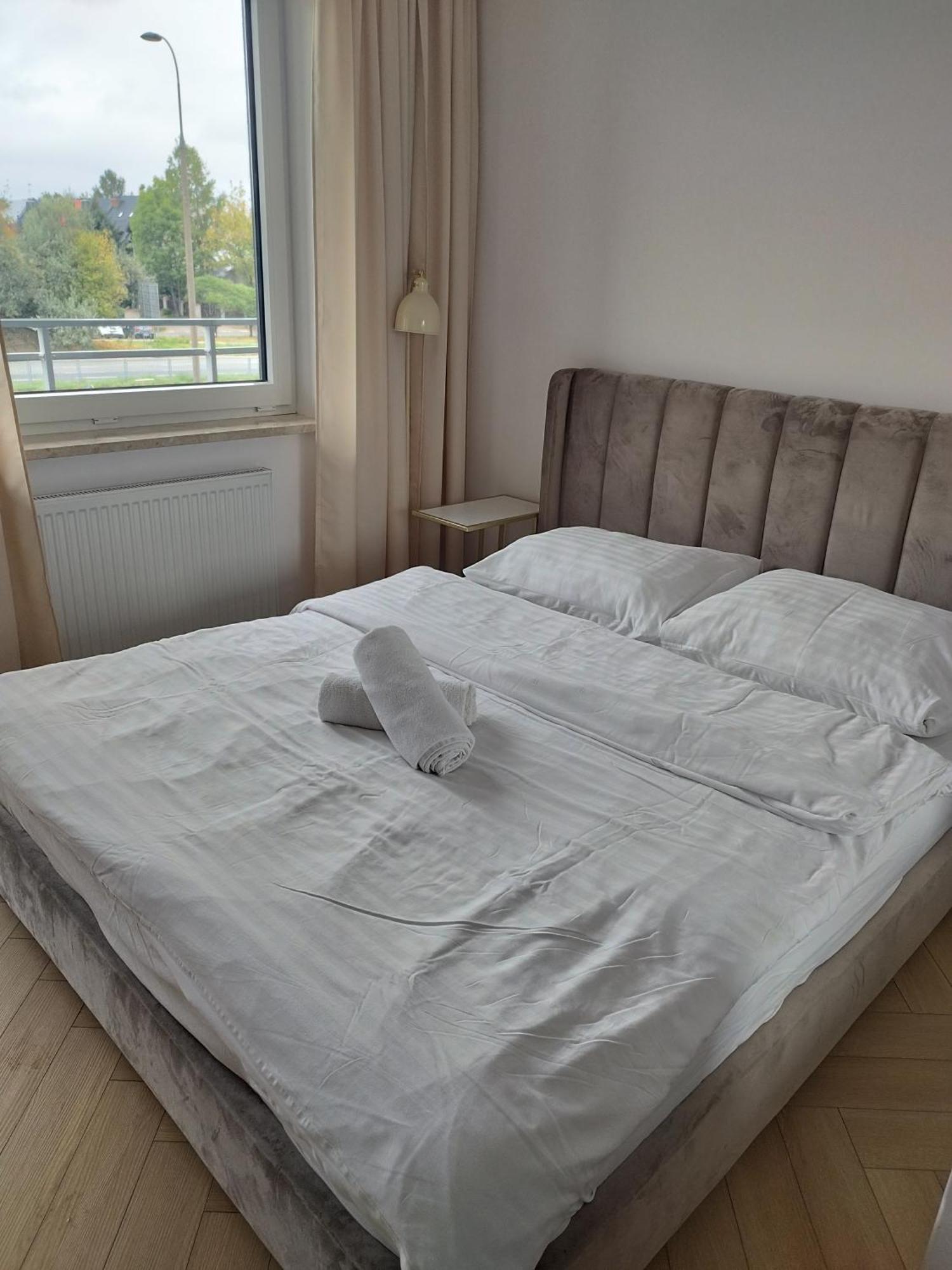 Gold Apartments Pileckiego Варшава Екстериор снимка