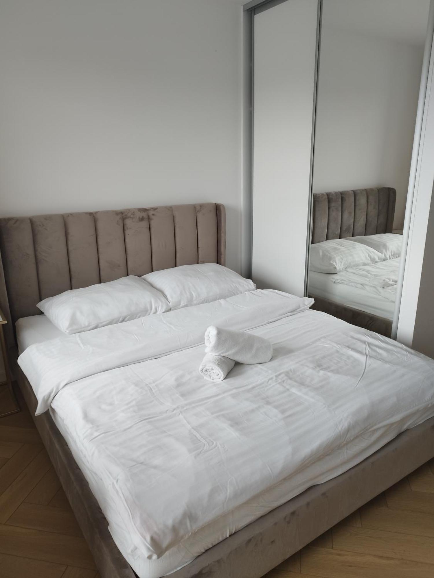 Gold Apartments Pileckiego Варшава Екстериор снимка